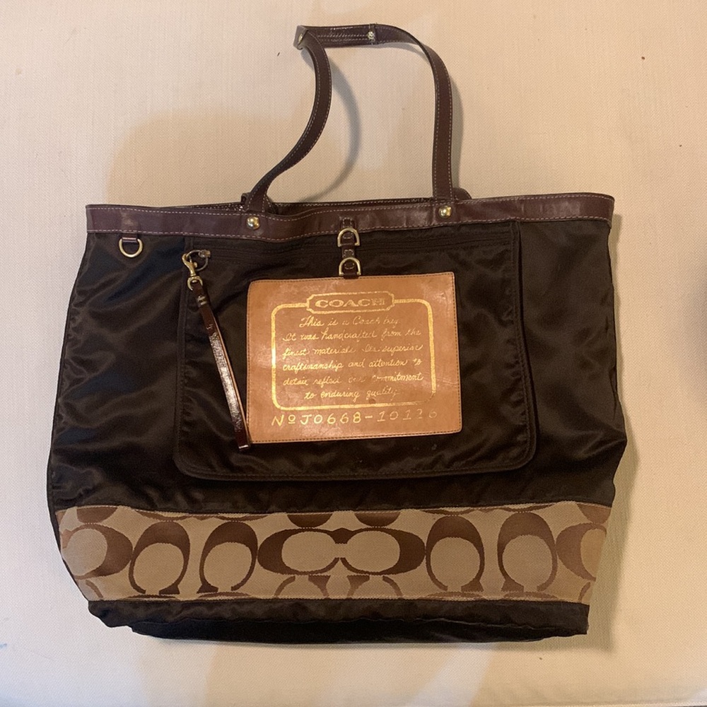 Coach Tan & Brown Signature Logo Travel Bag/Tote Bag/Weekender - Picture 3 of 10